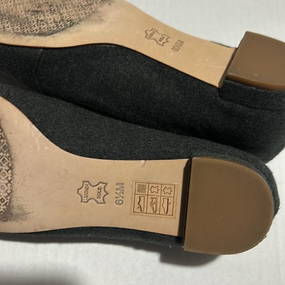 Tory Burch Antonia Loafer Heather Gray w/ Sea Shell Pink Logo Size 6.5 - Picture 4 of 7